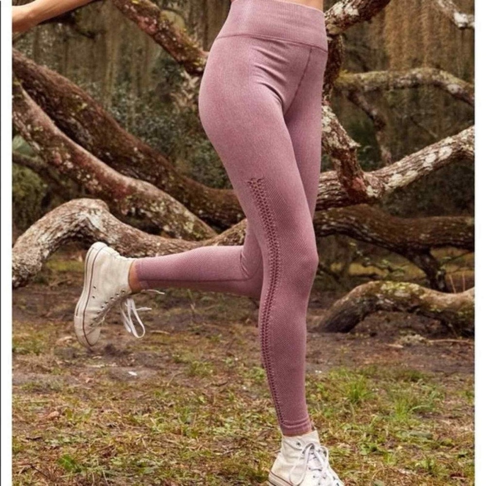 OFFLINE Seamless Macrame High Waisted Legging - Picture 2 of 7